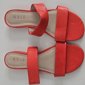 Coral Women's Snakeskin Texrured Sandals Sz 7.5